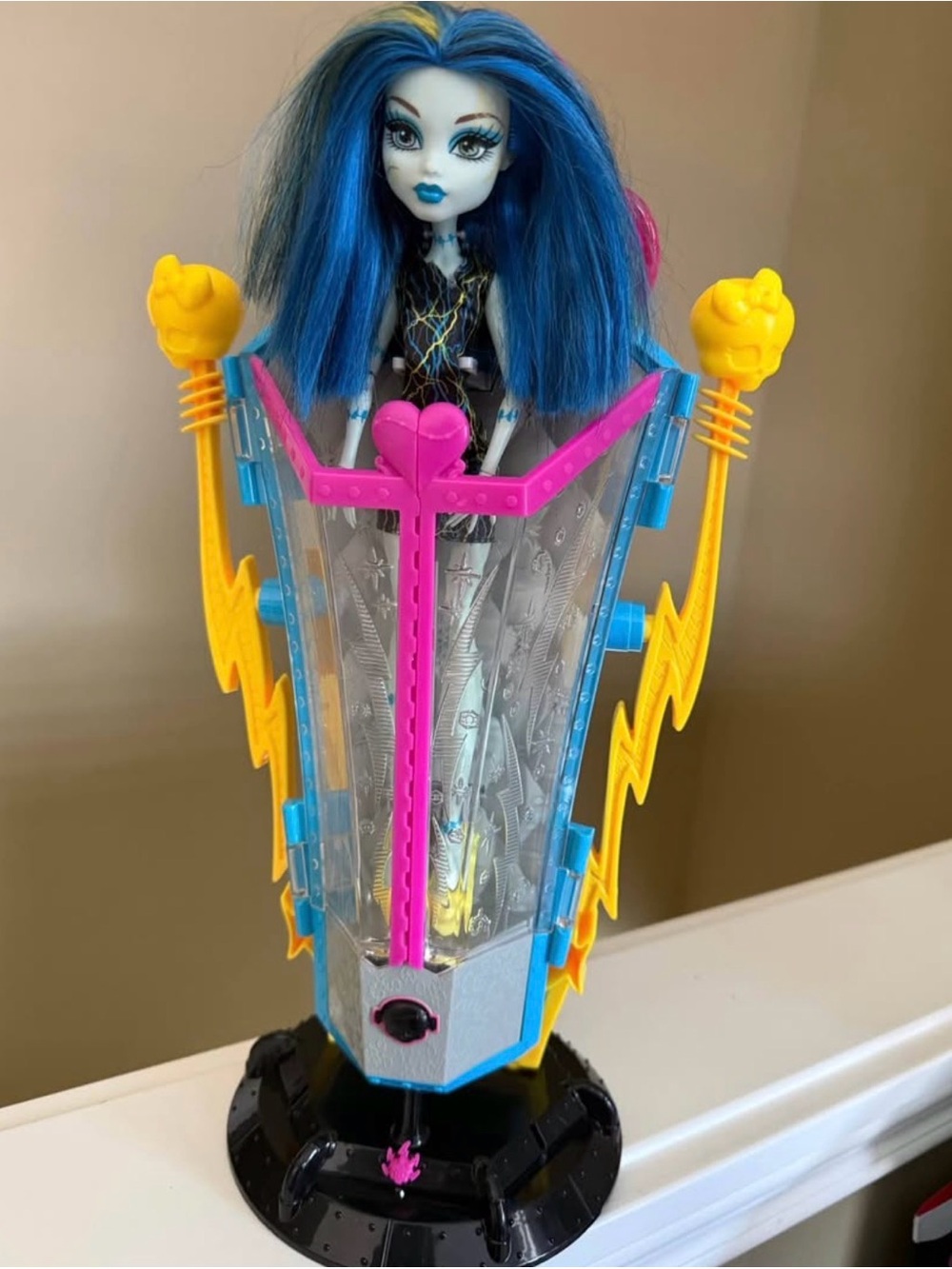 Monster high freaky fusion Frankie stein recharge chamber *works*